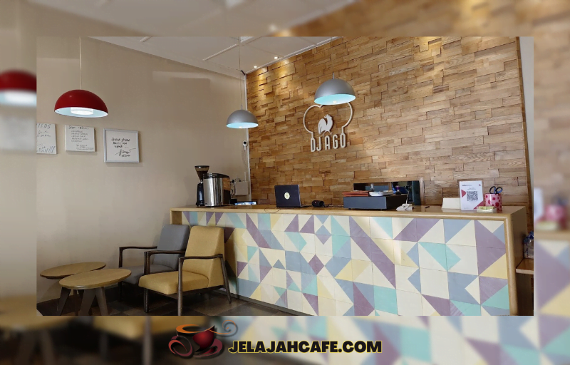 Lokasi Strategis dan Aksesibilitas Djago Resto & Cafe Jepara Djago Resto & Cafe Jepara memiliki lokasi yang sangat strategis dan mudah dijangkau oleh pengunjung dari berbagai daerah. Berlokasi Jl. Dr. Sutomo No.15B, Kauman, Kec. Jepara, Kabupaten Jepara, Jawa Tengah 59517. Selain itu, Djago Resto & Cafe Jepara juga dapat dijangkau dengan mudah melalui berbagai kendaraan umum seperti bus, angkutan kota, atau taksi. Pengunjung yang membawa kendaraan pribadi juga dapat dengan mudah menemukan tempat parkir yang cukup di sekitar area restoran. Djago Resto & Cafe Jepara