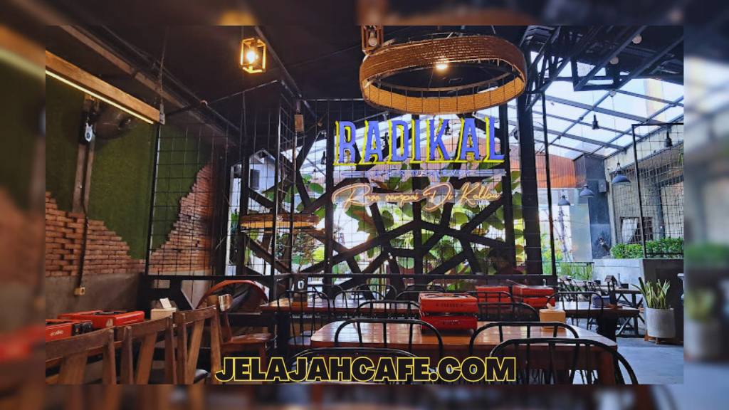 Fasilitas Radikal Cafe dan Whatever