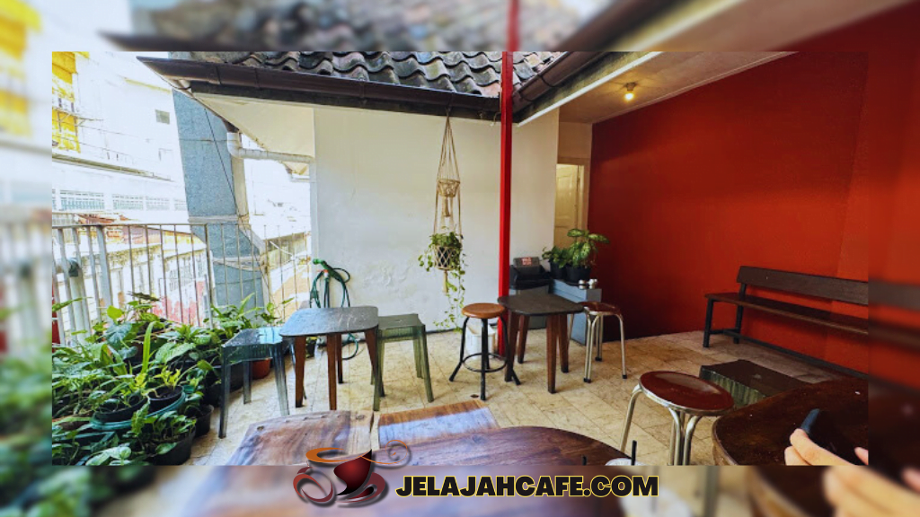 Suasana di Kopi Toko Djawa