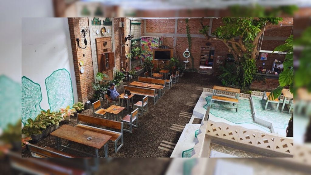 Suasana di Cafe Tridaruu