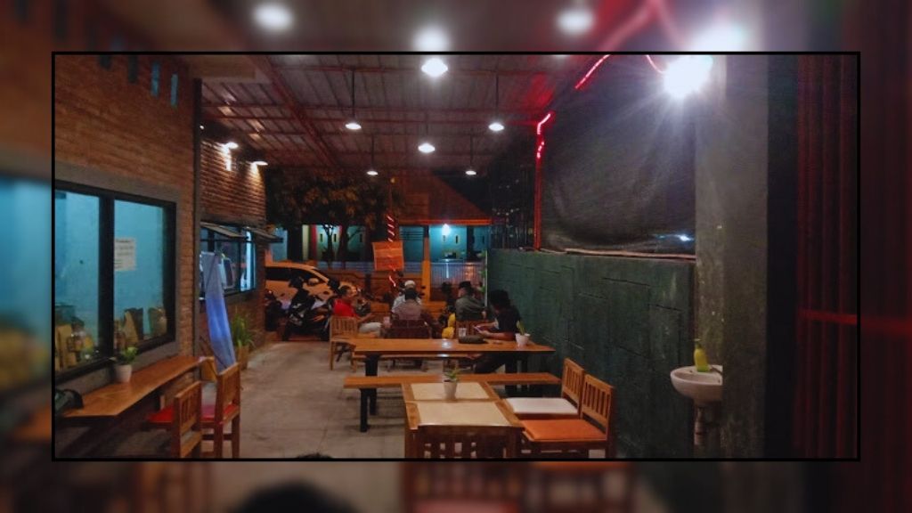 Suasana di Cafe Tjap Daoen